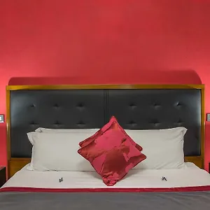 3* מלון Navona Colors